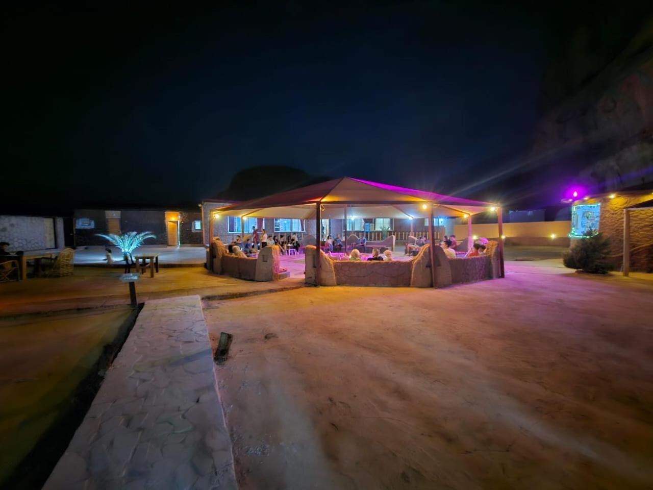 Orbit Camp Hotel Wadi Rum Eksteriør billede