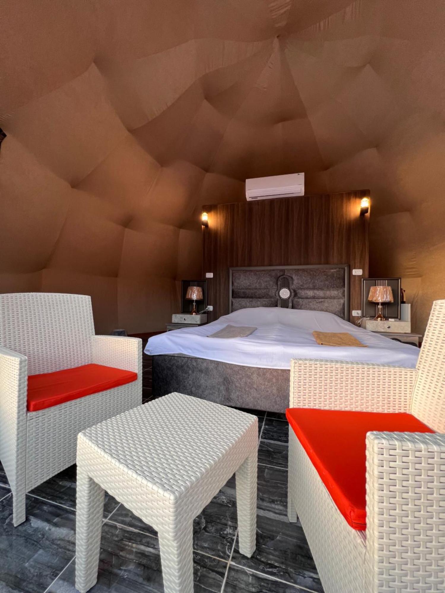 Orbit Camp Hotel Wadi Rum Eksteriør billede